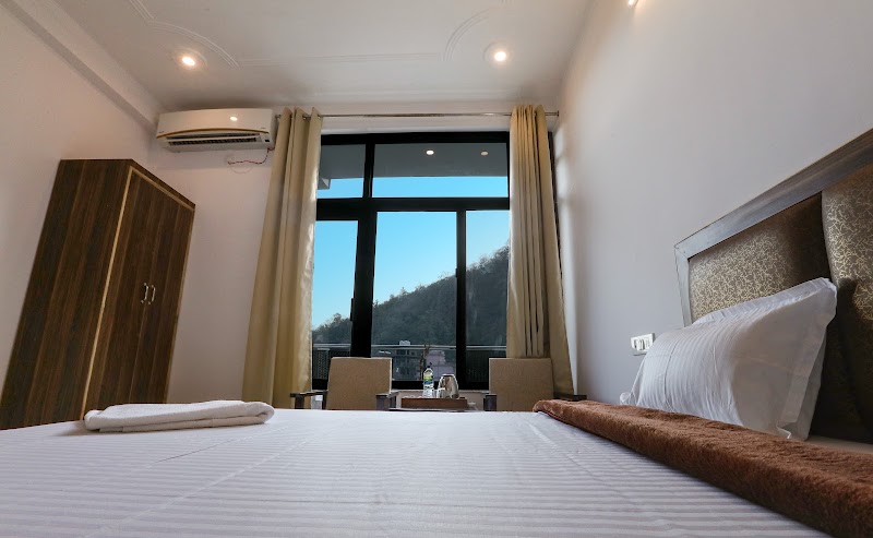 Hotel Tapovan Cottage ( Come as Guest, Leave as family) - Hotel Tapovan Cottage ( Come as Guest, Leave as family) Tapovan, Rishikesh, Uttarakhand 249192, India