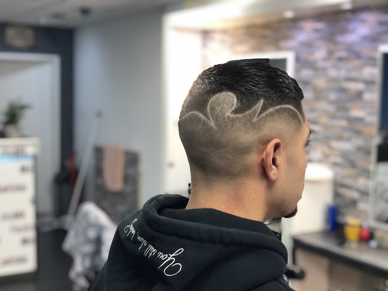 Kapsalon Mondial ✂ - Kapsalon Mondial ✂, Goudse Rijweg 13B, 3061 DA Rotterdam, Netherlands