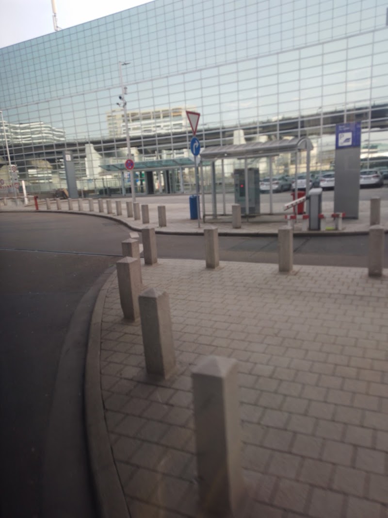 Lufthansa-Basis FRA - Lufthansa-Basis FRA Am Flughafen, 60549 Frankfurt am Main, Germany