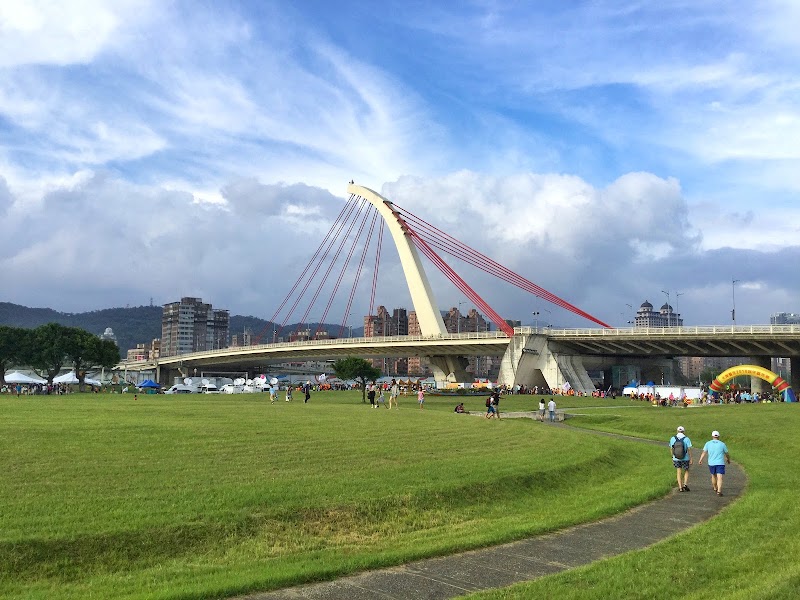 Dajia Riverside Park - Dajia Riverside Park No. 5號, Binjiang St, Xinzhuang Village, Zhongshan District, Taipei City, Taiwan 104