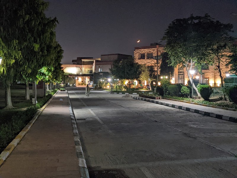 IIPM, Sector 18, Gurugram - IIPM, Sector 18, Gurugram 83, Jaipur - Delhi Expy, Sector 18, Gurugram, Haryana 122015, India