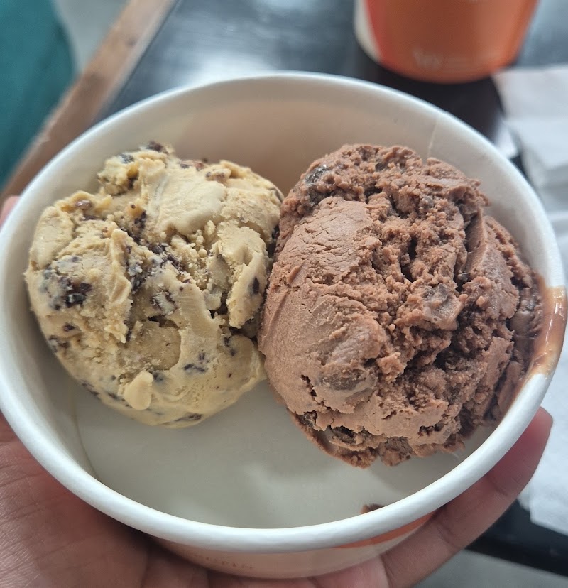 Dach & Nona, The Ice Cream Factory - Dach & Nona, The Ice Cream Factory, Dach & Nona, 2173, Main, Ramgarh Rd, opposite M3M Urbana Premium, Sector 64, Gurugram, Haryana 122102, India