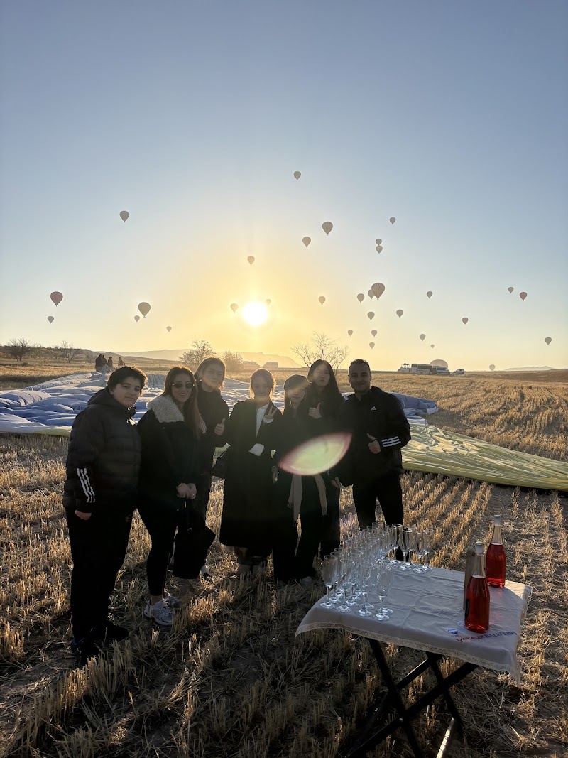 Cappadocia Voyager Balloons - Cappadocia Voyager Balloons, Cumhuriyet, Kapadokya Cd. No:84, 50100 Avanos/Nevşehir, Türkiye
