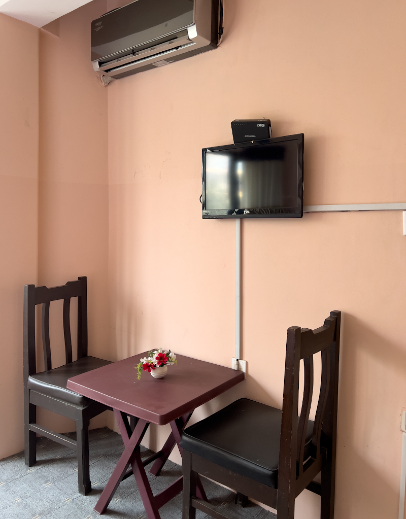 Hotel Lake n Yeti - Hotel Lake n Yeti, Lakeside Rd, Pokhara 33700, Nepal