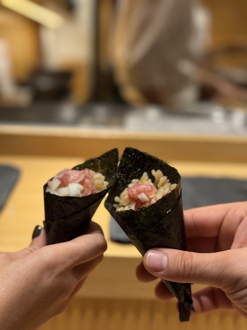 Manten Sushi Marunouchi - Manten Sushi Marunouchi, ブリックスクエア, B1F, 2-chōme-6 Marunouchi, Chiyoda City, Tokyo 100-6990, Japan