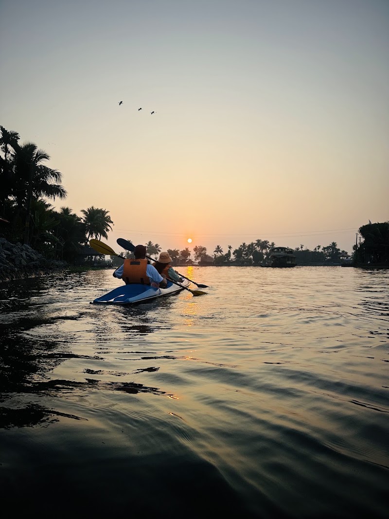 Nadodi Kayaking in Alleppey - Nadodi Kayaking in Alleppey Punnamada, Starting Point, Alappuzha, Mullakkal, Kerala 688006, India