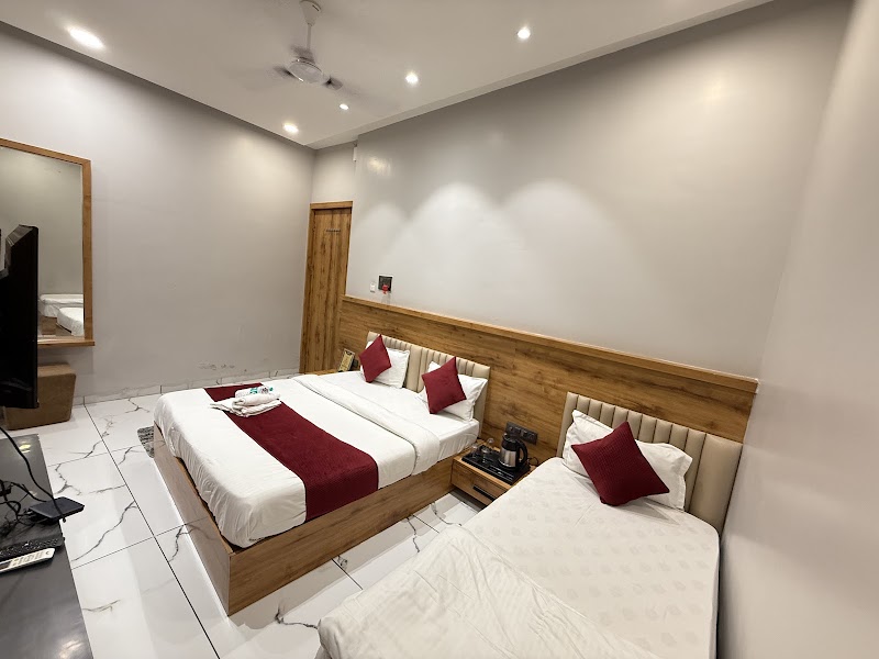 Hotel Ujjain Pride - Hotel Ujjain Pride BUS STAND, A28/15, in front of NANAKHEDA, Ved Nagar, Rishi Nagar, Ujjain, Madhya Pradesh 456010, India