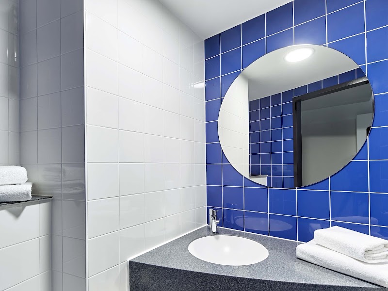 B&B HOTEL Köln-Troisdorf - B&B HOTEL Köln-Troisdorf Poststraße 64, 53840 Troisdorf, Germany