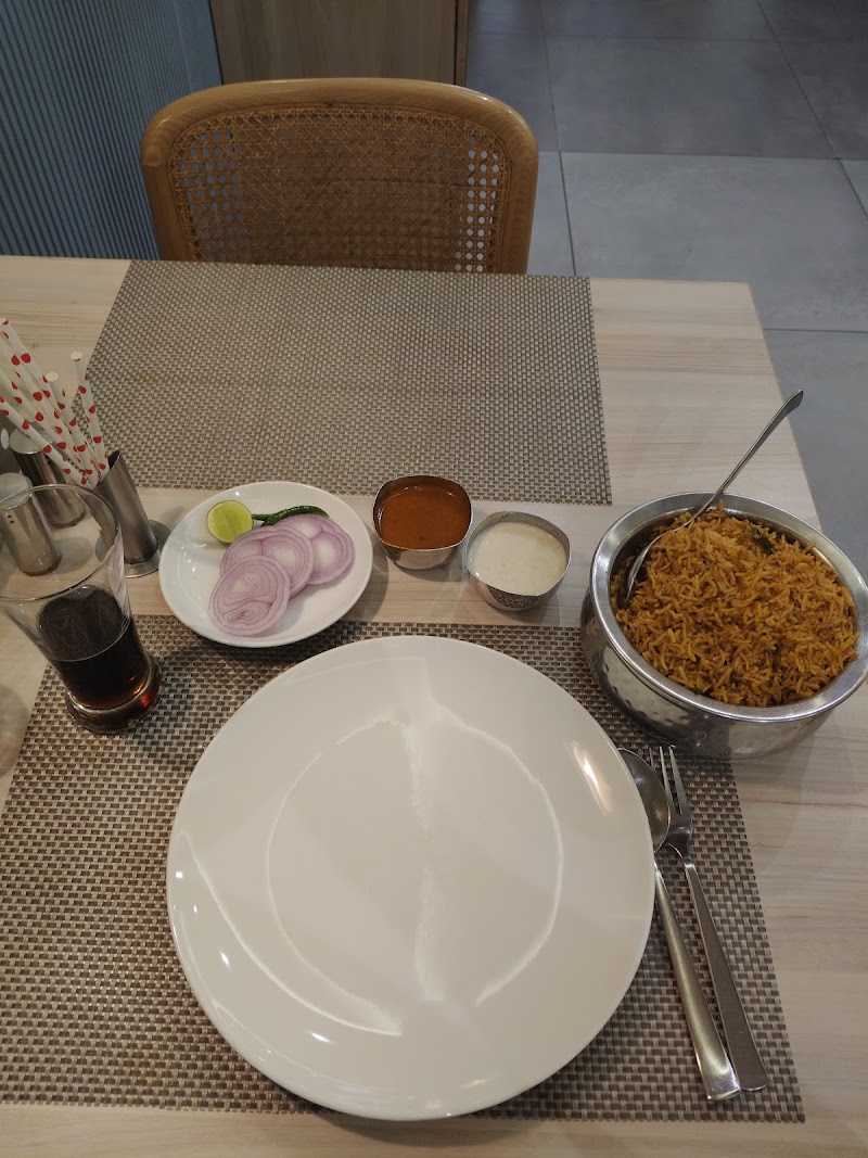 Mellowcity Restaurant - Mellowcity Restaurant Sunshine Hotel, Dhimrapur Rd, opposite Krishna Complex, Madhuban Para, Raigarh, Chhattisgarh 496001, India