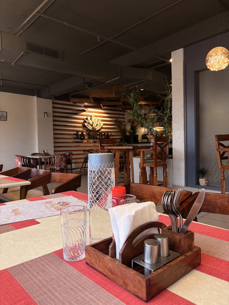La Moda Cafe & Restaurant - La Moda Cafe & Restaurant SCO - 44, 2nd Floor, D- Block Ranjit Avenue, 97, Gumtala Sub Urban, D - Block, Acre Scheme, Amritsar, Punjab 143001, India