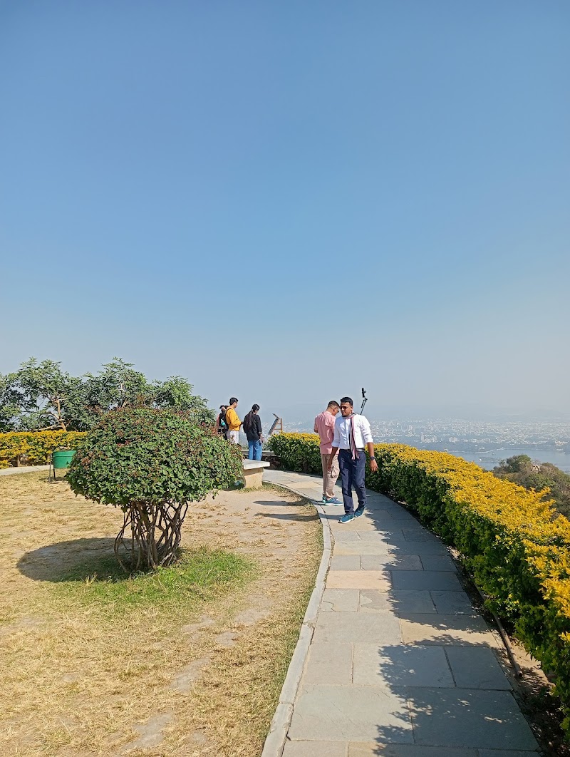 Lotus pond - Lotus pond HJVR+G3C, Kodiyat, Rajasthan 313031, India