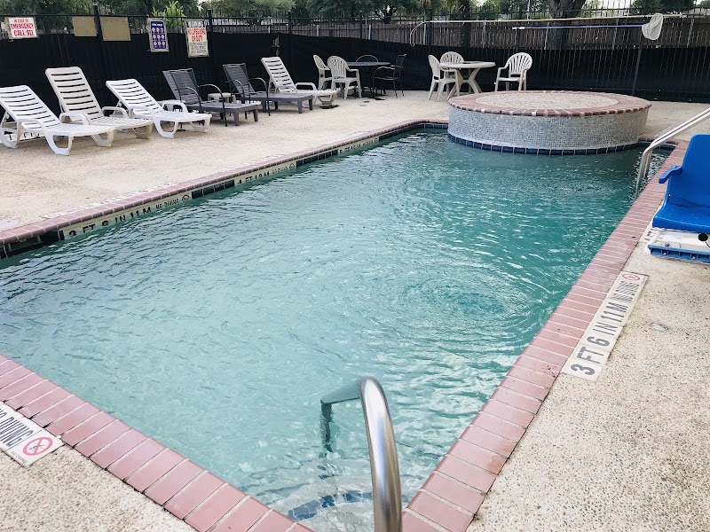 Days Inn & Suites by Wyndham San Antonio near Frost Bank Ctr - Days Inn & Suites by Wyndham San Antonio near Frost Bank Ctr 4038 Frontage Rd I-10, San Antonio, TX 78219, USA