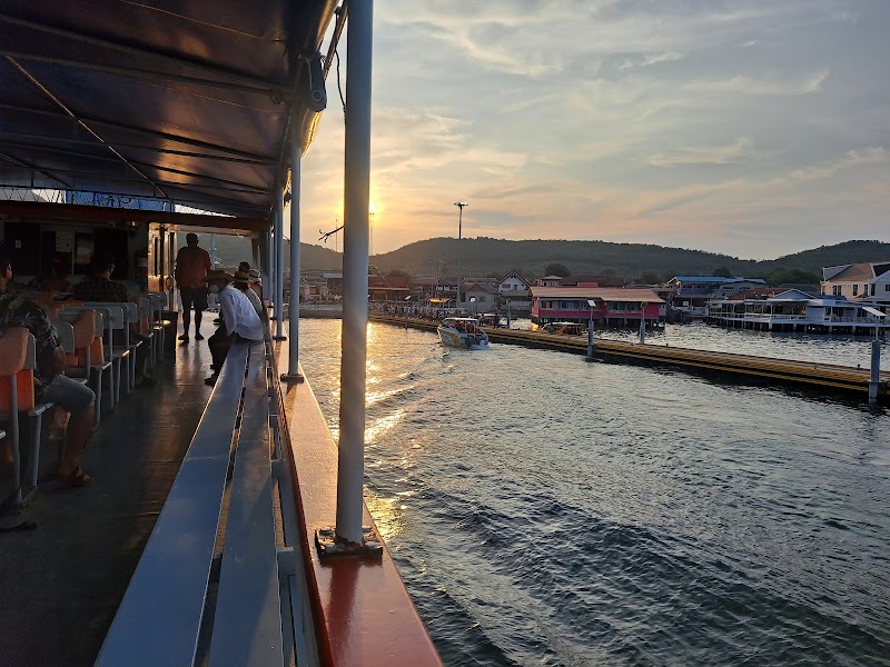 Na Baan pier - Na Baan pier ประเทศไทย เกาะล้าน พัทยา ม.7 ชลบุรึ Amphoe Bang Lamung, Chang Wat Chon Buri, Thailand