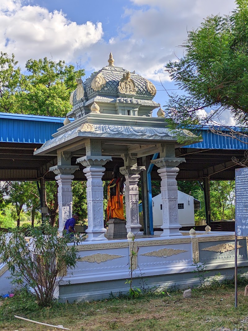 Tallapaka Annamacharya Statue - Tallapaka Annamacharya Statue CXHG+QGR, Mini Bypass Road, ISKCON City, Magunta Layout, Nellore, Andhra Pradesh 524003, India