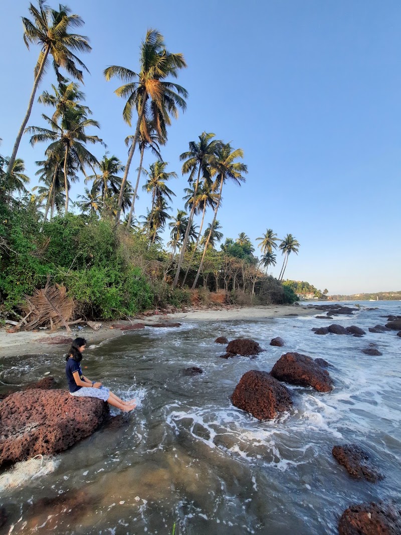 Quegdevelim Beach - Quegdevelim Beach Mandovi River, FRW4+9MQ, Reis Magos, Goa 403001, India