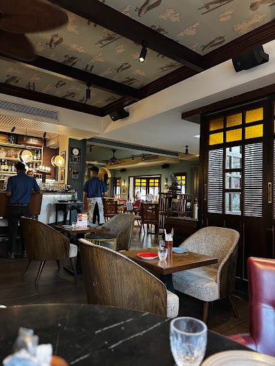 Travellers Bungalow (Bar & Restaurant) - Travellers Bungalow (Bar & Restaurant) First & Second Floor, 2989/B, 12th Main Rd, HAL 2nd Stage, Indiranagar, Bengaluru, Karnataka 560008, India