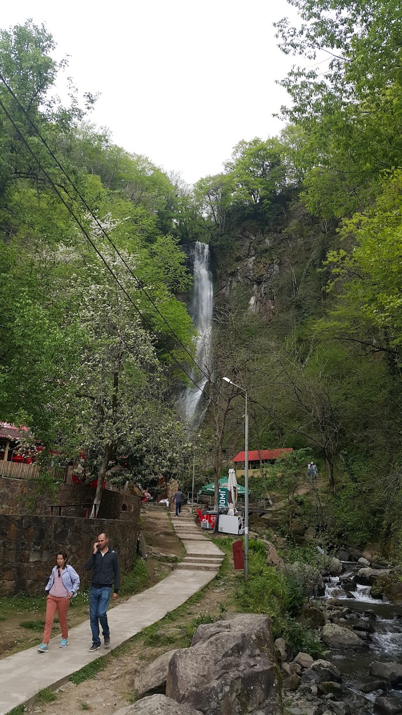 Makhuntseti Waterfall - Makhuntseti Waterfall, HVF5+WCJ, Zeda Makhuntseti, Georgia