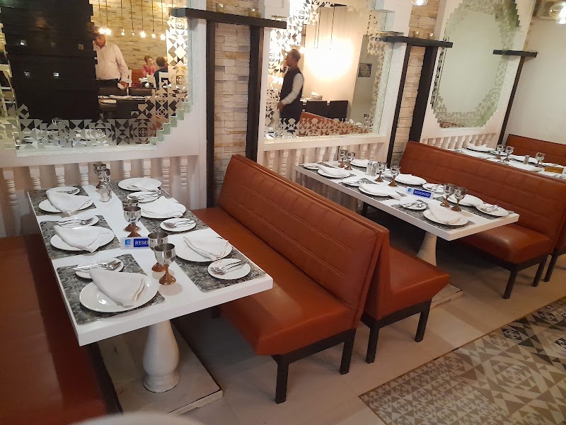 Pandara Market - Pandara Market J65H+5X2, Pandara Flats, India Gate, New Delhi, Delhi 110003, India