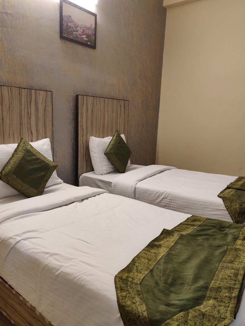 Hotel O Golden Villa - Hotel O Golden Villa B 1, near MARVEL HOMES, Block B, Sector 61, Noida, Uttar Pradesh 201307, India