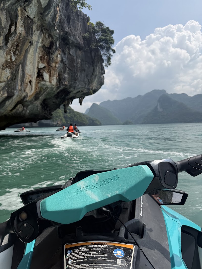 Mega Water Sports Sdn Bhd - (906786-U) - Mega Water Sports Sdn Bhd - (906786-U), Pantai Cenang, Jalan Pantai Cenang, 07000 Langkawi, Kedah, Malaysia