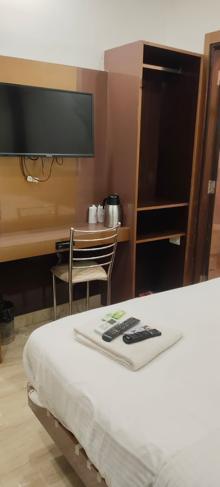Hotel Nirmal Mahal - Hotel Nirmal Mahal 1519 Gali, Mushtaq Rai Khanna Marg, behind Vivek hotel, Bazar Sangatrashan, Mantola Mohalla, Aram Bagh, Paharganj, New Delhi, Delhi 110055, India