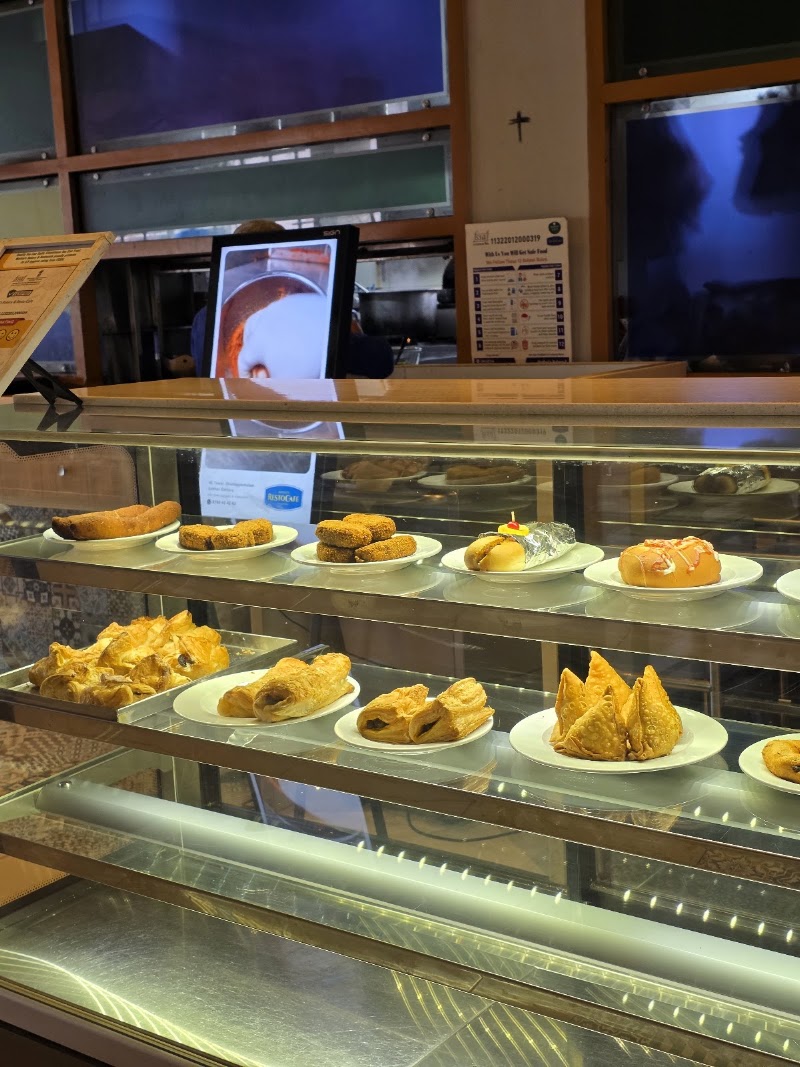 Mathai’s Restocafe - Mathai’s Restocafe Dhottappankulam, 1st floor, M66V+2QQ AE Tower, Sultan Bathery, Kerala 673592, India