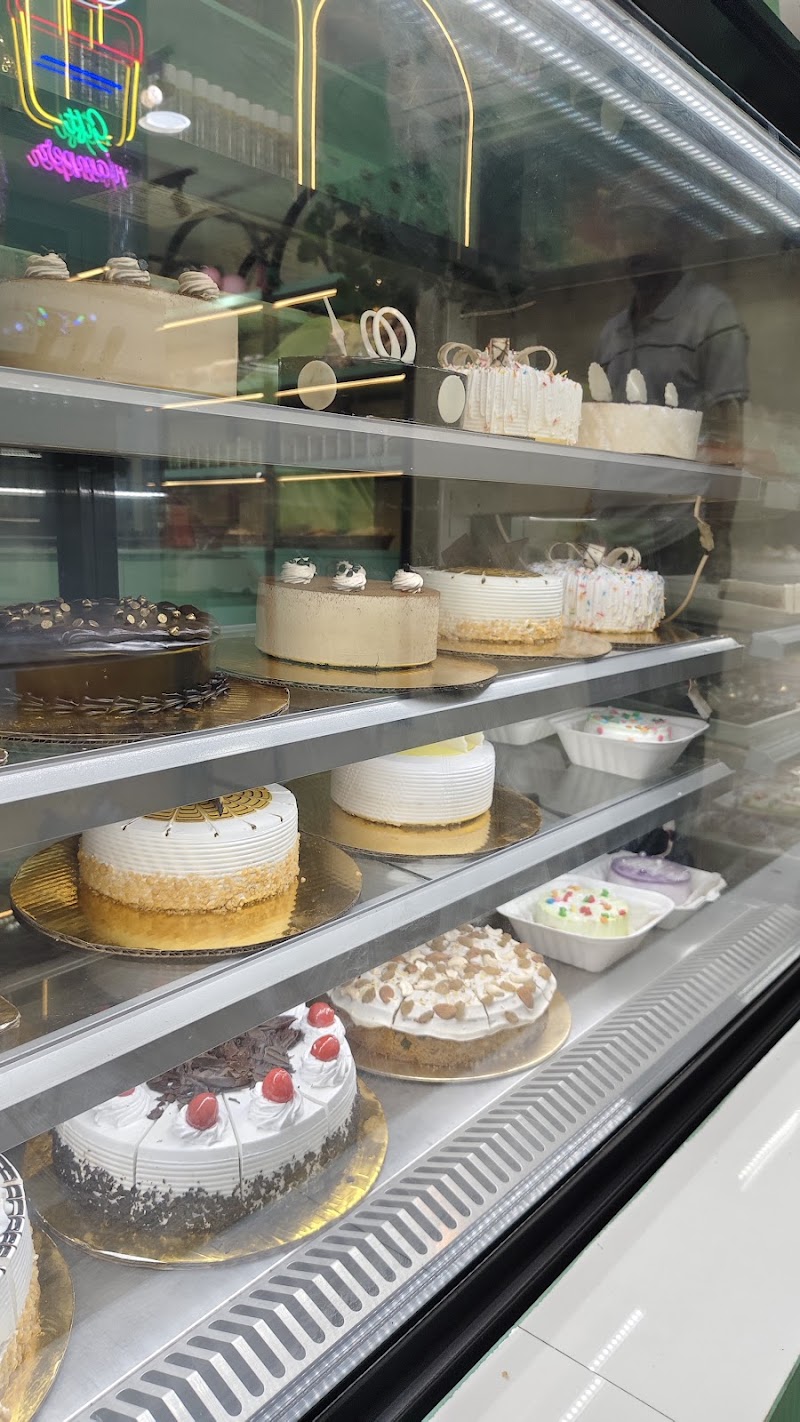 Good Luck Cakers Bakery & Cafe Budharaja,Sambalpur - Good Luck Cakers Bakery & Cafe Budharaja,Sambalpur, opposite MAX MALL, Budharaja, Sambalpur, Odisha 768004, India