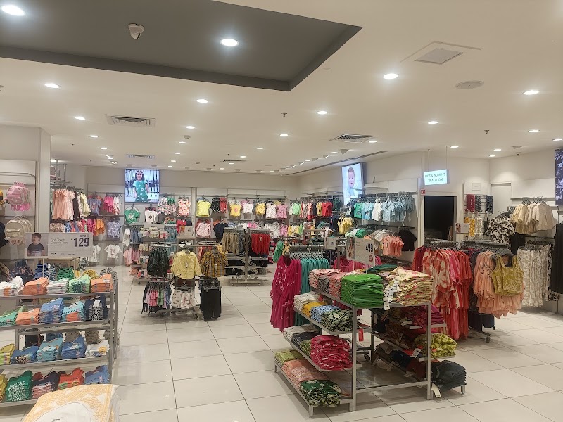 Max - Max First Floor, V3S MALL, District Centre, Vikas Marg, Laxmi Nagar, New Delhi, Delhi, 110092, India