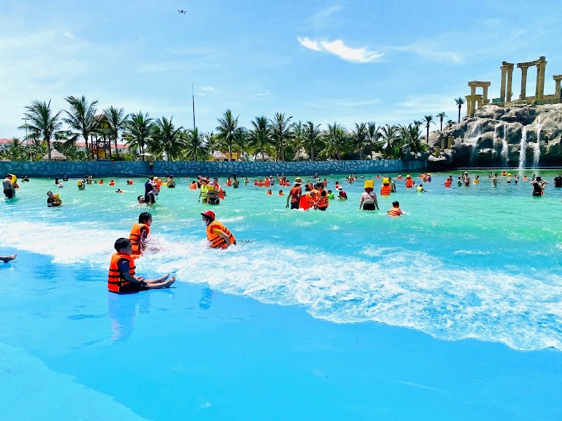 VinWonders Wave Park - VinWonders Wave Park, XX2M+HHX, Nghia Tru, Hung Yen, Vietnam