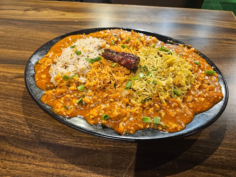 Shri Manik Food Express ( Family restaurant ) - Shri Manik Food Express ( Family restaurant ) Prathmesh Darshan society, opp. Ghatkopar Railway Station, Shival Nagar, Saibaba Nagar, Pant Nagar, Ghatkopar East, Mumbai, Maharashtra 400075, India