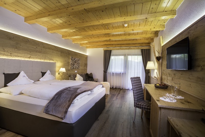 Hotel Ciamp - Hotel Ciamp Str. Val, 5, 39047 Santa Cristina Valgardena BZ, Italy