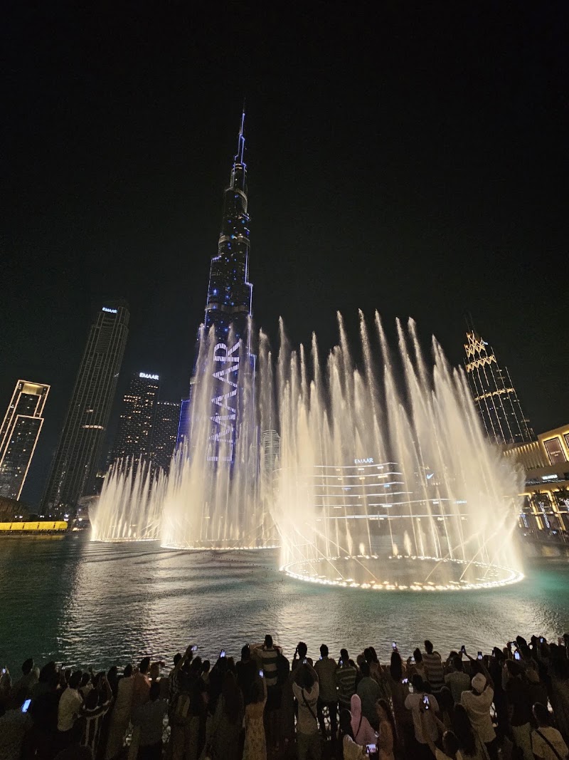 The Dubai Fountain - The Dubai Fountain Burj Khalifa - Downtown Dubai - Dubai - United Arab Emirates