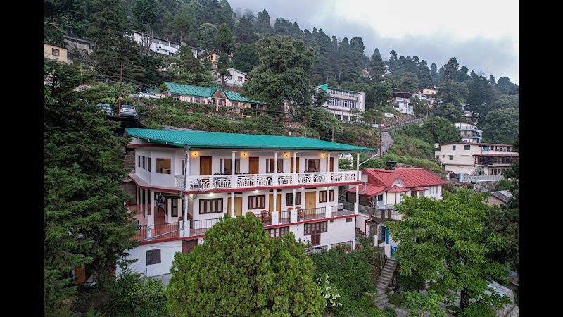 Alaya Stays by ELIVAAS Headingly Suite