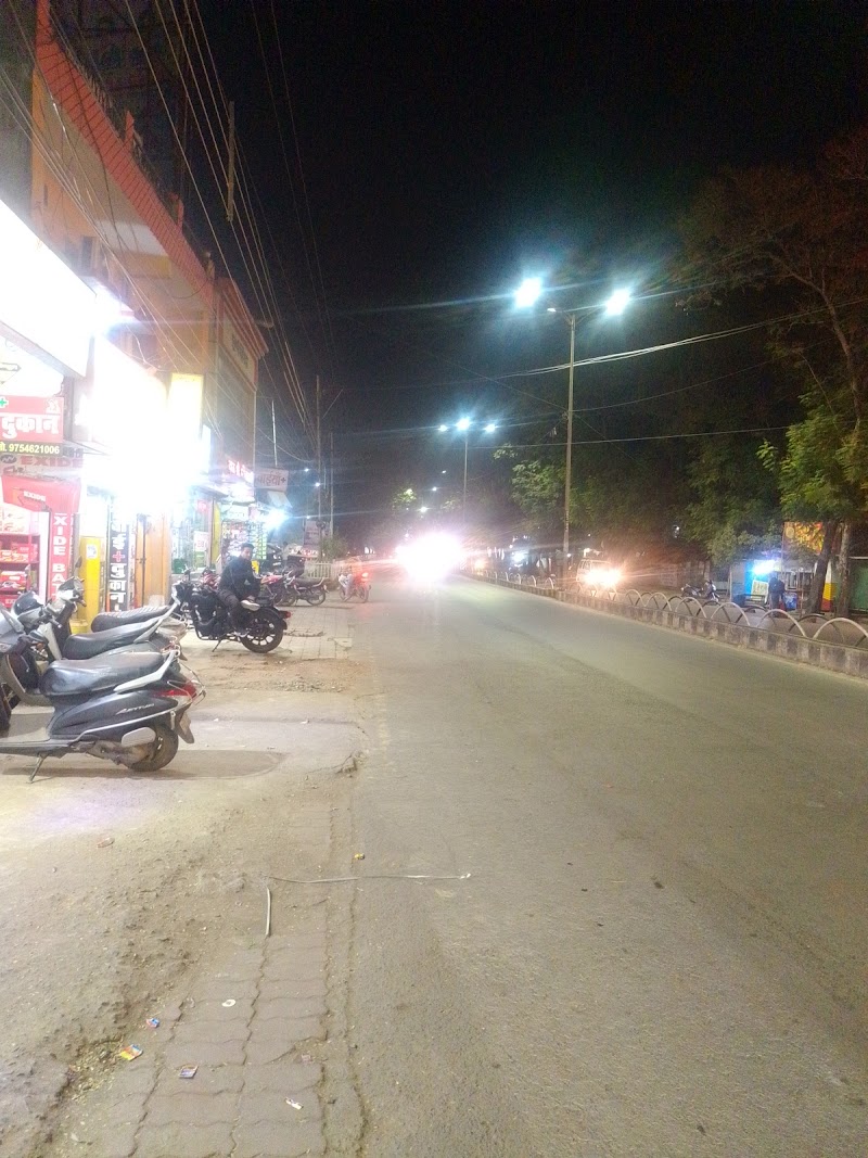 Dilli se dil tak - Dilli se dil tak, Mangla Chowk, Mungeli Rd, near by gulab Singh jewellers, Bilaspur, Chhattisgarh 495001, India