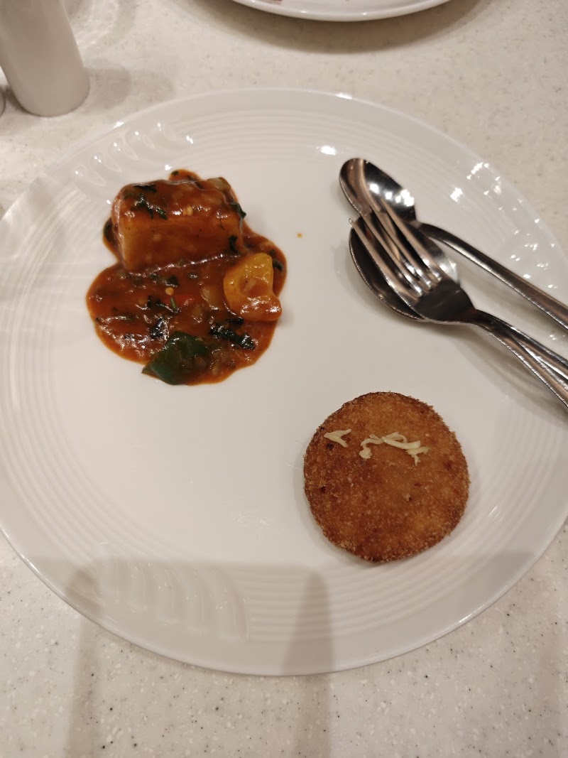 BouganVilla - BouganVilla Ground Floor, Neelyog Square Mall, opp. Metro & Railway Station, Shival Nagar, Saibaba Nagar, Pant Nagar, Ghatkopar East, Mumbai, Maharashtra 400077, India
