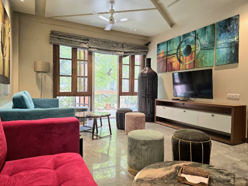 GRAND LIVING APARTMENT - GRAND LIVING APARTMENT, First Floor, A-100, Block A, Chittaranjan Park, New Delhi, Delhi 110019, India