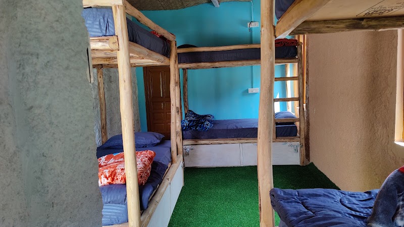 Circle Square Cafe - Circle Square Cafe Soma Rupa, beside Lazy Monk, Katagla Village, Kasol, Himachal Pradesh 175105, India