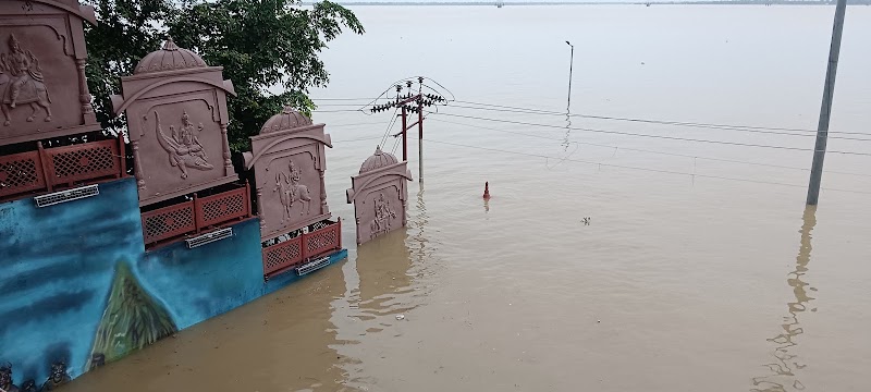 Prayagraj Marine drive - Prayagraj Marine drive FV4P+Q2F, Daraganj, Prayagraj, Uttar Pradesh 211002, India