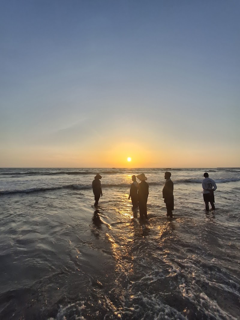 Calicut Beach - Calicut Beach, 7Q49+RJ2, Vellayil, Kozhikode, Kerala 673032, India