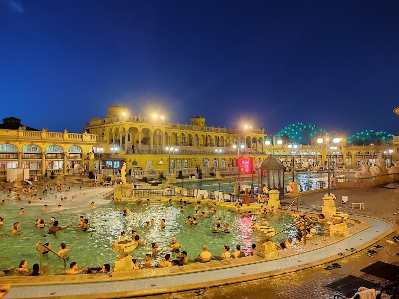 Széchenyi Thermal Bath - Széchenyi Thermal Bath Budapest, Állatkerti krt. 9-11, 1146 Hungary