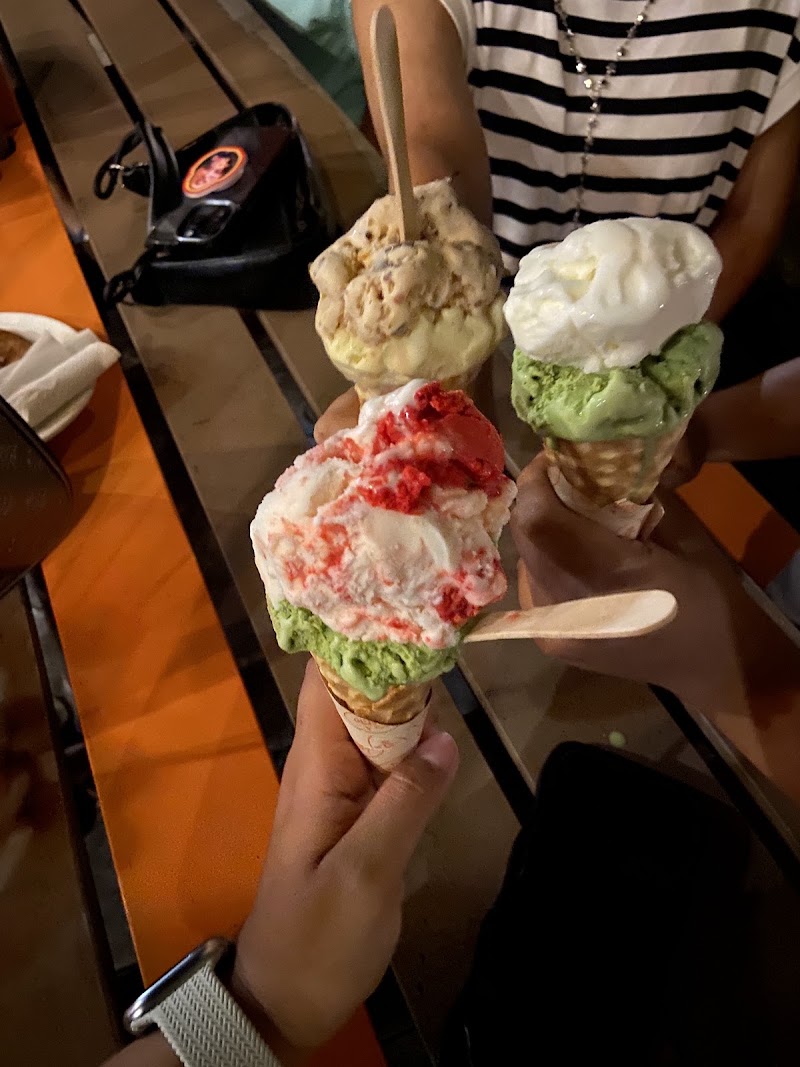 Gusto Gelato & Caffé - Gusto Gelato & Caffé, Jl. Mertanadi No.46B, Kerobokan Kelod, Kec. Kuta Utara, Kabupaten Badung, Bali 80361, Indonesia