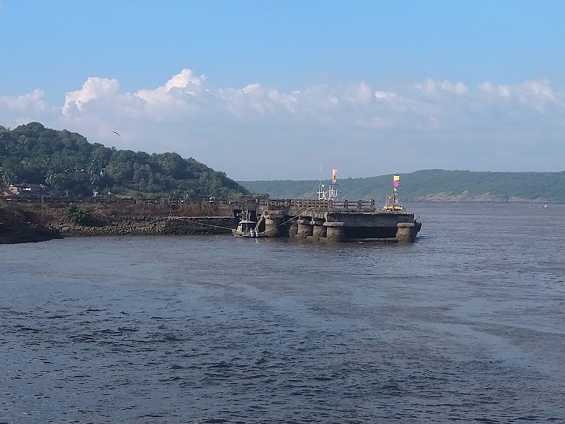 Jaigad Jetty - Jaigad Jetty, Maharashtra State Highway 4, Jaigad, Maharashtra 415614, India