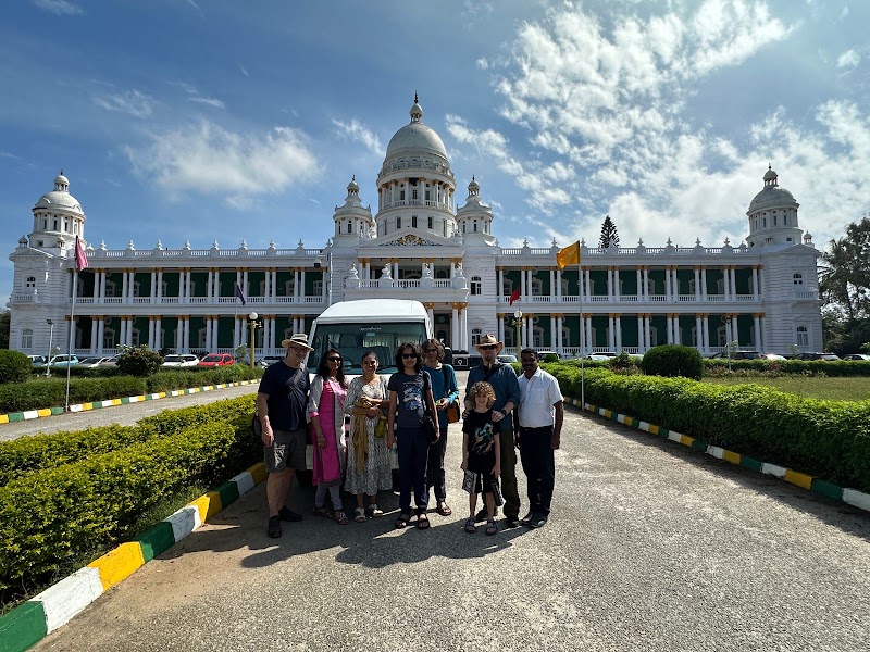 Paradise Tours & Travels - Paradise Tours & Travels, Shree Guru Residency, #10, 10/1 Jhansi Lakshmi Bhai, Cross, Road, Devaraja Mohalla, CFTRI Campus, Yadavagiri, Mysuru, Karnataka 570005, India