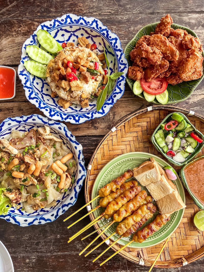 Chaopraya Antique Café - Chaopraya Antique Café, 370 Soi Thetsaban 2, Tambon Suan Yai, Amphoe Mueang Nonthaburi, Chang Wat Nonthaburi 11000, Thailand