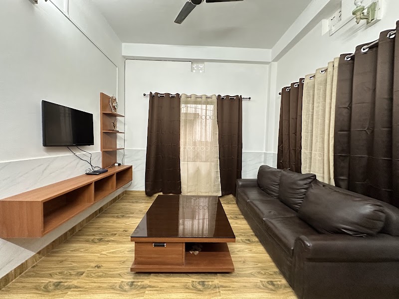 Whitewoods Stay - Whitewoods Stay PC2Q+QF2, Satyajit Roy Rd Bylane, Ward 23, Subhas Pally, Siliguri, West Bengal 734006, India
