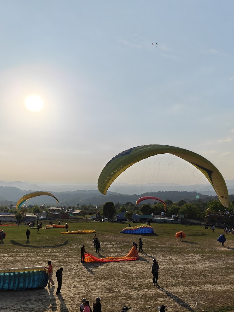 Landing zone field - Landing zone field, 2PV5+2GX, Landing Road, Bir, Suja, Himachal Pradesh 176077, India