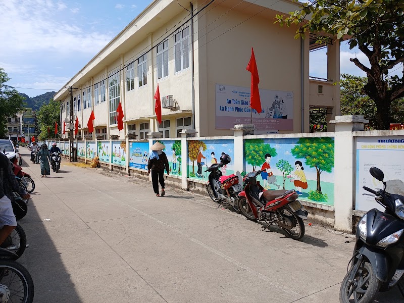 Trường tiểu học Trường Yên - Trường tiểu học Trường Yên, 7WV5+6WH, QL38B, Tây Hoa Lư, Ninh Bình, Vietnam