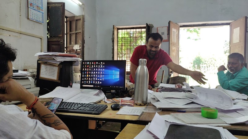 Indian Post - Indian Post, 29, Panna Lal Rd, Darbhanga Colony, George Town, Prayagraj, Uttar Pradesh 211002, India