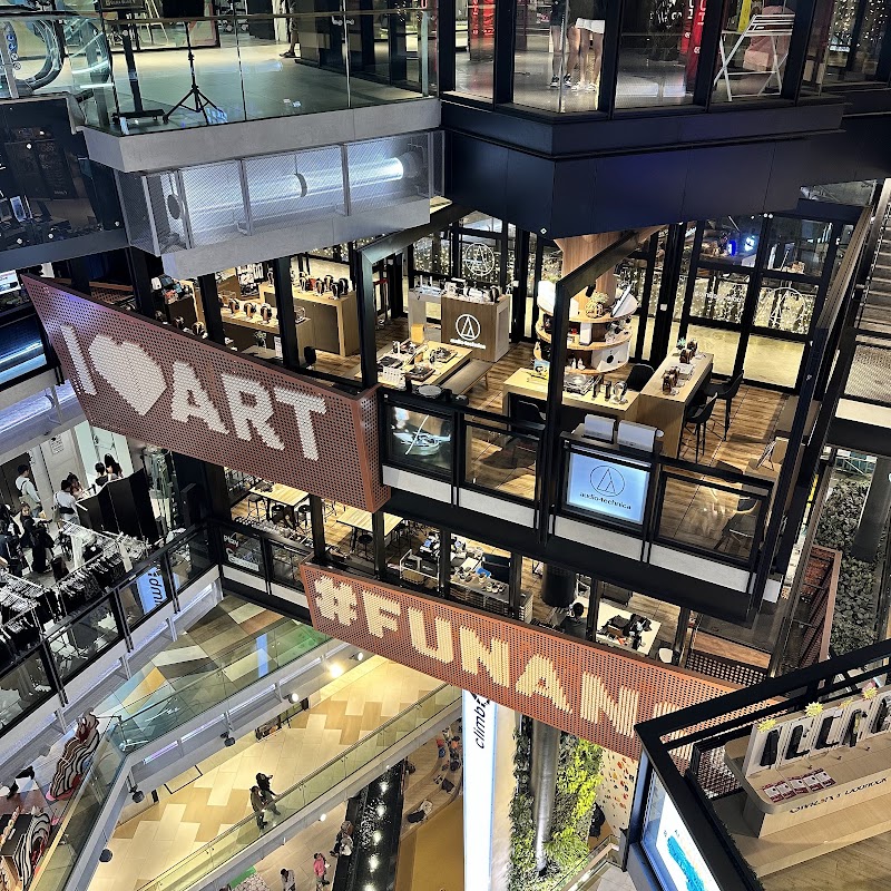 Peninsula Shopping Complex Singapore - Peninsula Shopping Complex Singapore, 3 Coleman St, Singapore 179804