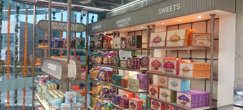 Haldiram's - Terminal 1 - Haldiram's - Terminal 1, Store No 18, level 1, Forecourt, Arrival Terminal 1, IGI Airport, New Delhi, Delhi 110037, India